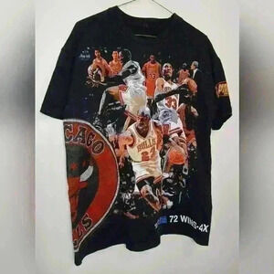 SERGIO CALABASAS CHICAGO BULLS T-SHIRT.